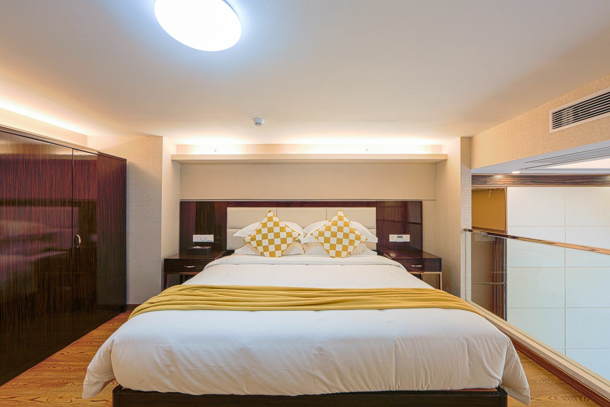 Waifiden Duplex Hotel Apartment Zhongyong Jinyu Branch-Free Shuttle Bus During The Canton Fair ภายนอก รูปภาพ